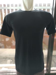 kaos polos hitam